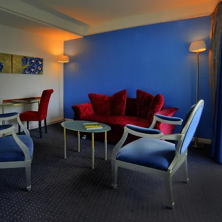 The New Midi Hotel