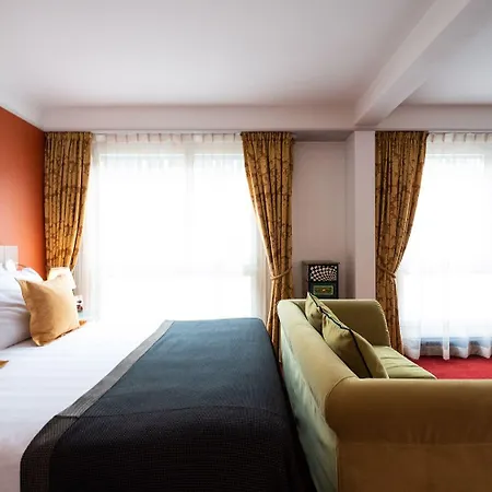 The New Midi Hotel 4*