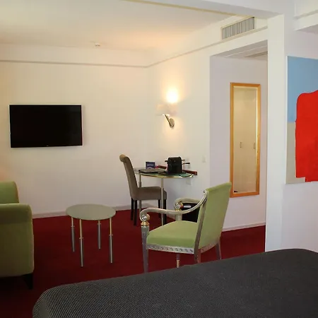 The New Midi Hotel 4*