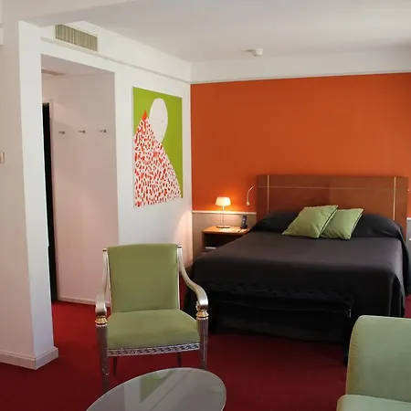 Hotel The New Midi