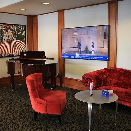 Hotel The New Midi