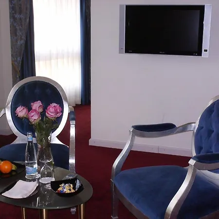 Hotel The New Midi